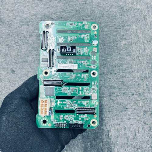 TYAN 2U 8盘U.2 8611-8i硬盘背板拆机9新--议价商品