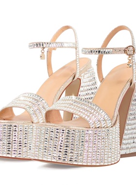 夏季方头带扣时尚性感粗跟防水台高跟鞋女厚底露趾水钻凉鞋大码