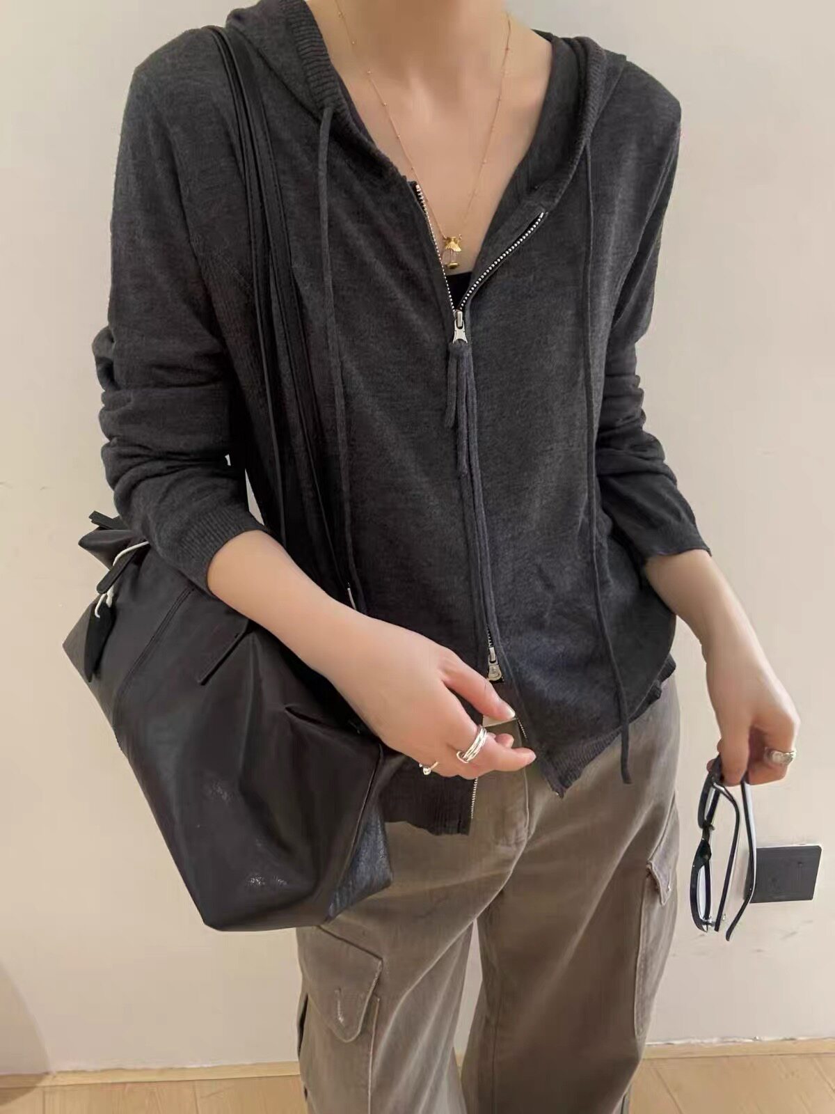 韩系高级巴素兰细羊毛衣开衫女宽松连帽抽绳设计感薄款秋季新6765