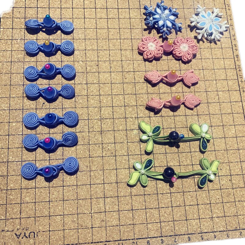 杨姑娘手作盘扣定制软扣硬花扣铜丝扣古法手艺胸针压襟定制盘香扣