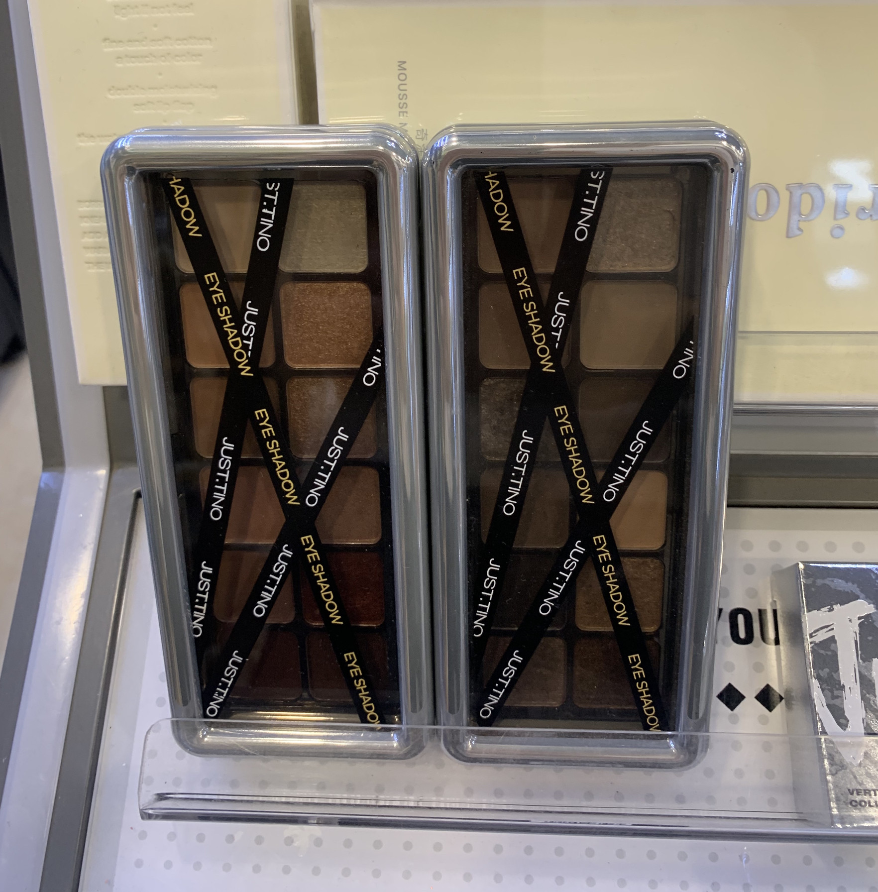 JUST.TINO魅惑黑丝带12色眼影盘 彩妆多色哑光烟熏大地色珠光