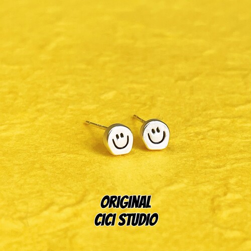 CICI STUDIO小众潮流银色笑脸耳钉无性别百搭个性创意Y2K简约耳饰