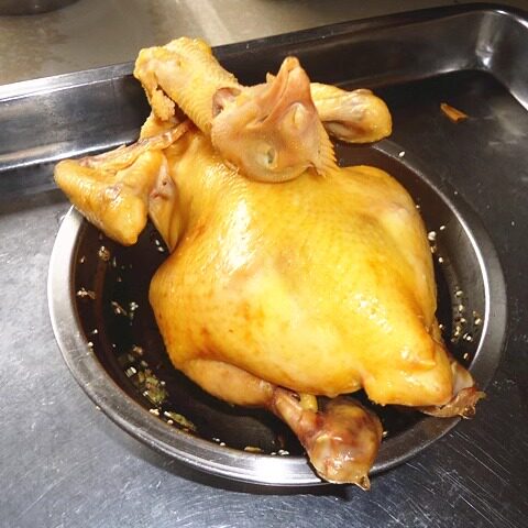 侨乡江门有鸡味的手工盐焗鸡鲜食