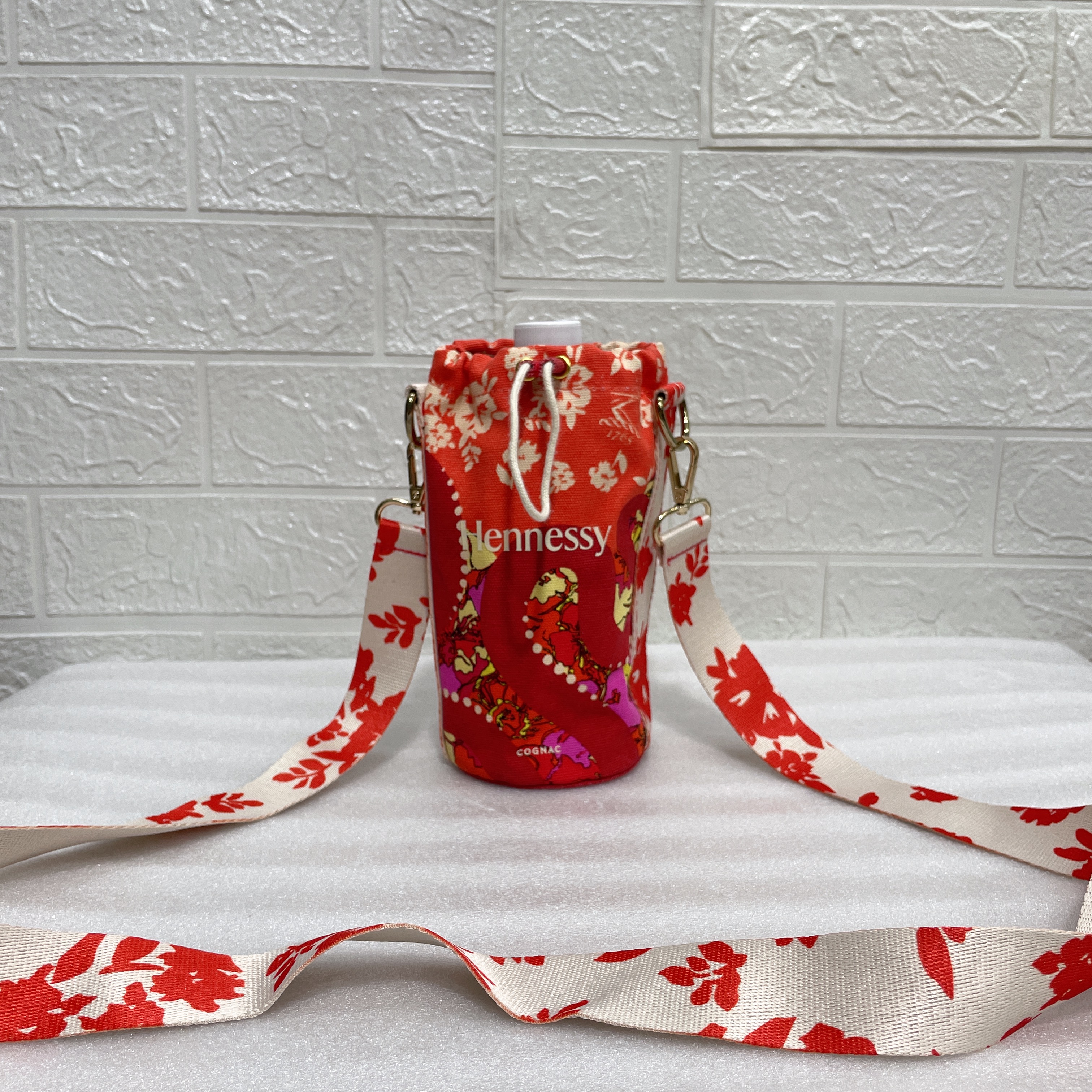 外贸尾货便携斜挎帆布水杯包  保护套 防烫水壶斜挎单肩杯套