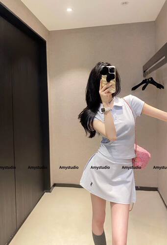 艾米Amy休闲运动套装女2026夏季新款短袖t恤Polo衫搭包臀裙两件套