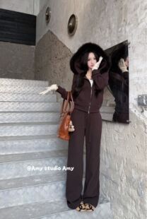 艾米Amy狐狸毛领加绒加厚两件套女秋冬连帽卫衣外套搭阔腿裤套装