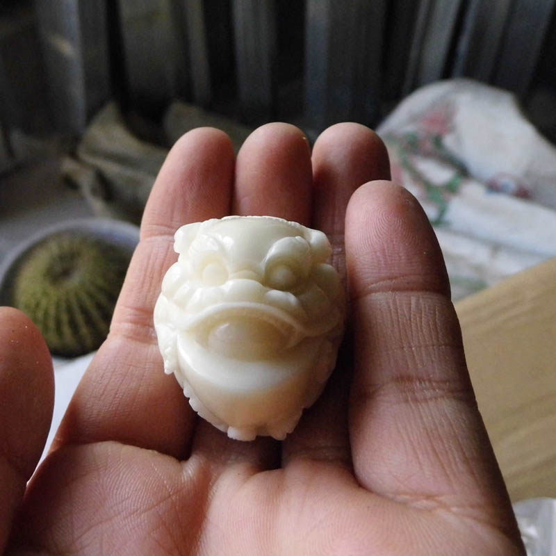 天然象牙果白果精雕元宝狮子2厘米纯手工小果貔貅转运珠佛头配饰