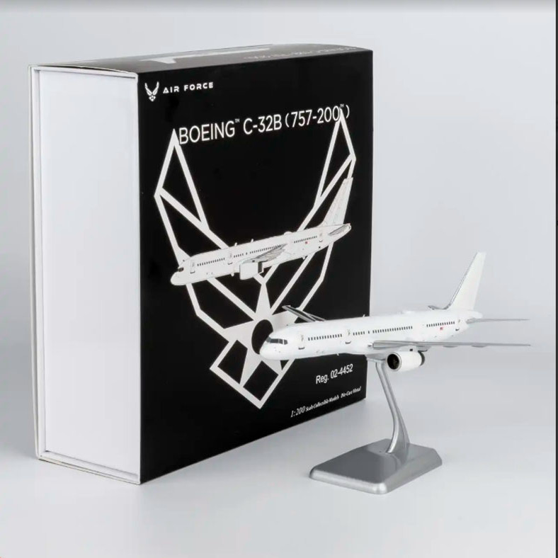 NGmodel 1:200 合金飞机模型 美国空军 C-32B (757-200) 02-4452