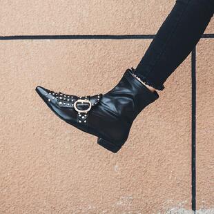 欧洲站2017秋冬新款时尚女靴尖头平底松紧口铆钉真皮短靴平跟踝靴