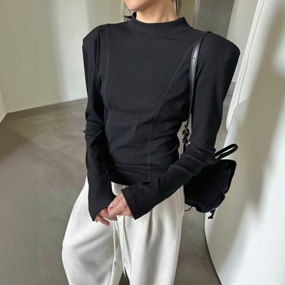 韩女入秋穿搭黑色半高领长袖T恤