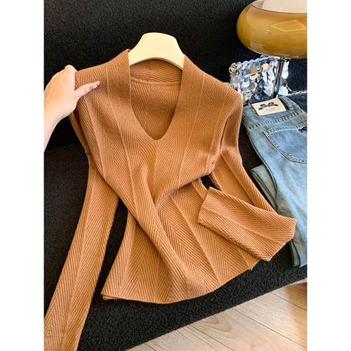 2525年秋冬新款修身显瘦v领设计感打底内搭针织衫上衣女53156