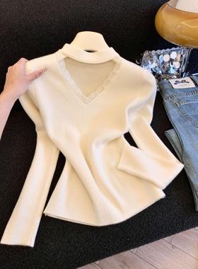 杏色挂脖V领蕾丝拼接修身上衣女春秋半高领针织内搭打底衫53105
