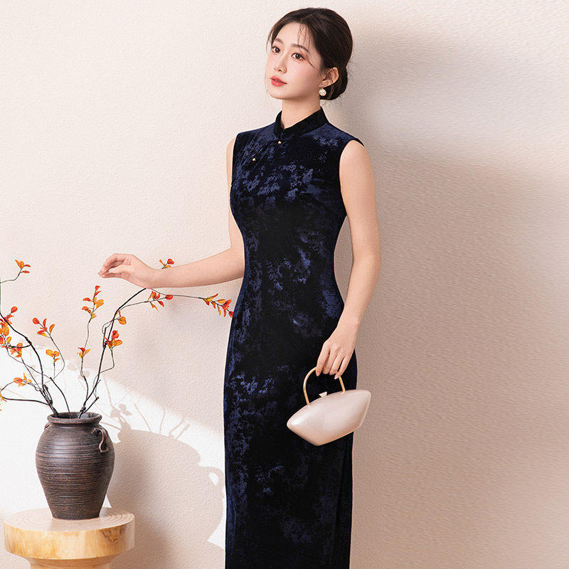 改良旗袍2026新款无袖蓝色金丝绒国风新中式长款女高级感复古春夏