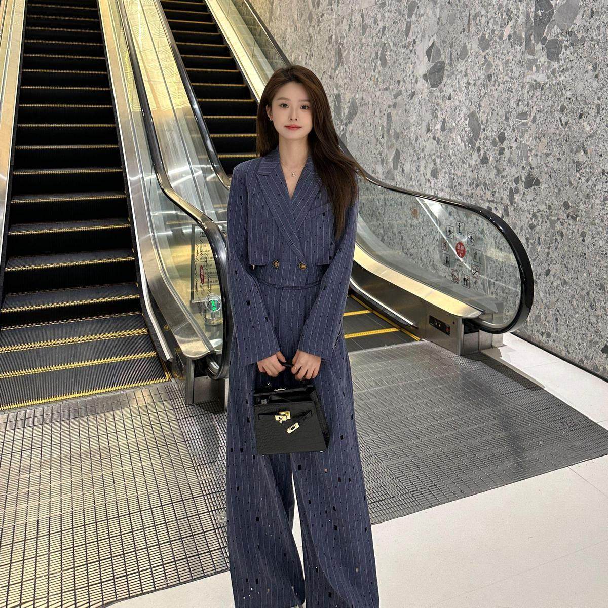 【雨薇】高级感西装套装女烫钻镂空外套阔腿裤两件套,女装/女士精品,时尚套装,淘宝优惠券,粉丝福利购,淘宝优惠卷