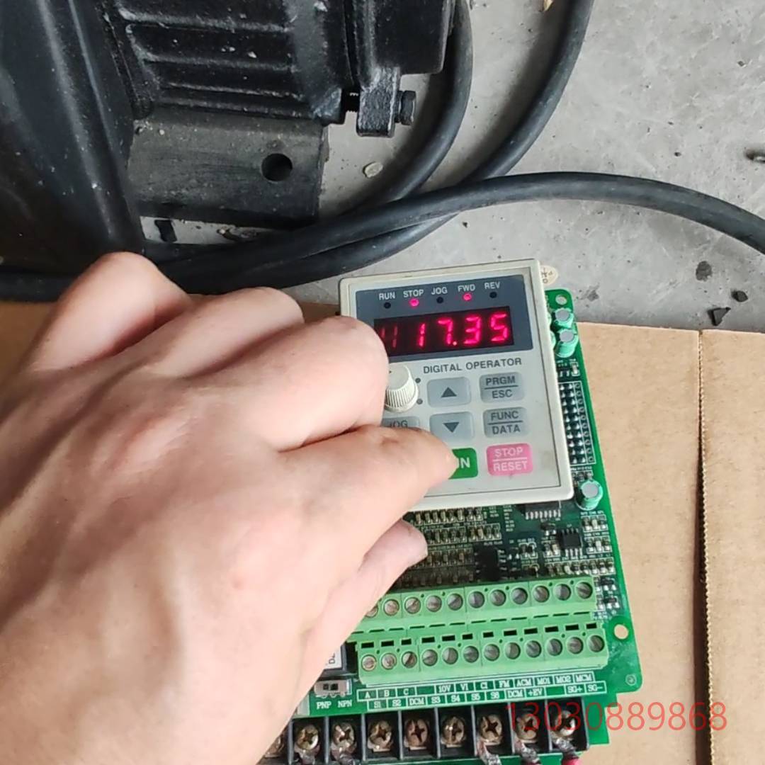 可维修富凌变频器DZB300B001.5L4A驱动板带模块380