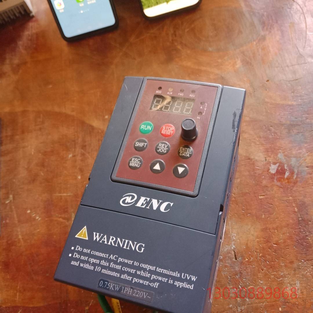 可维修易能变频器EDS800-2s0007N 0.75KW 220