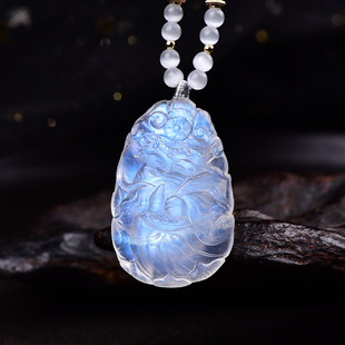 天然蓝月光石九尾狐小吊坠手工精雕精致立体可爱月光水晶狐狸项链