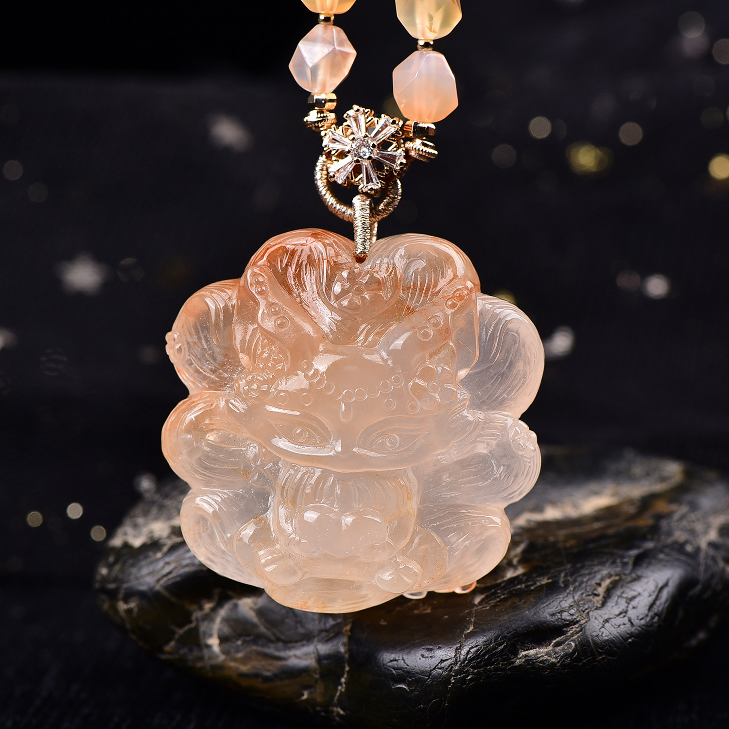 新款现货天然红胶花就位吊坠立体可爱胶花水晶萌狐狸原创设计项链