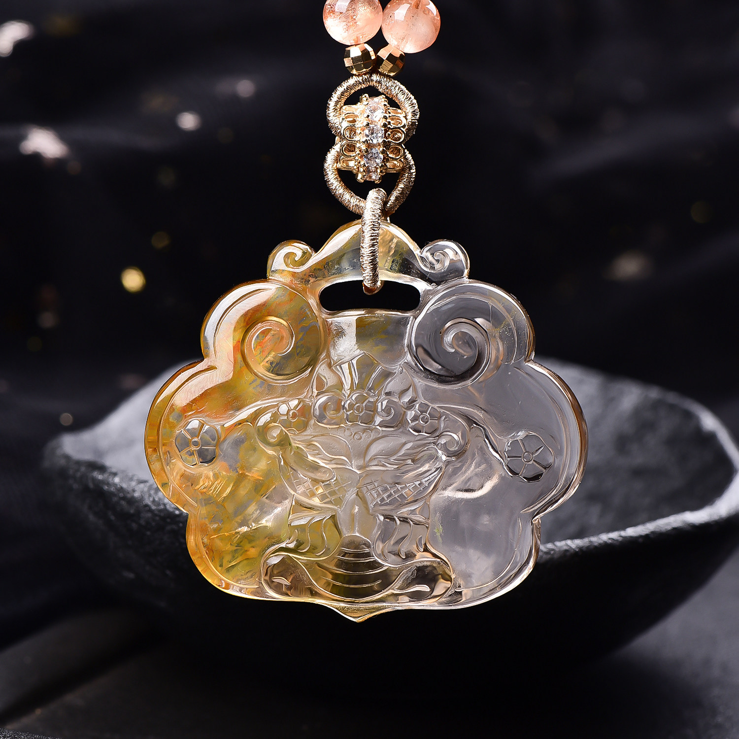 天然黄胶花九尾狐大吊坠手工精雕胶花水晶如意锁狐狸原创毛衣链