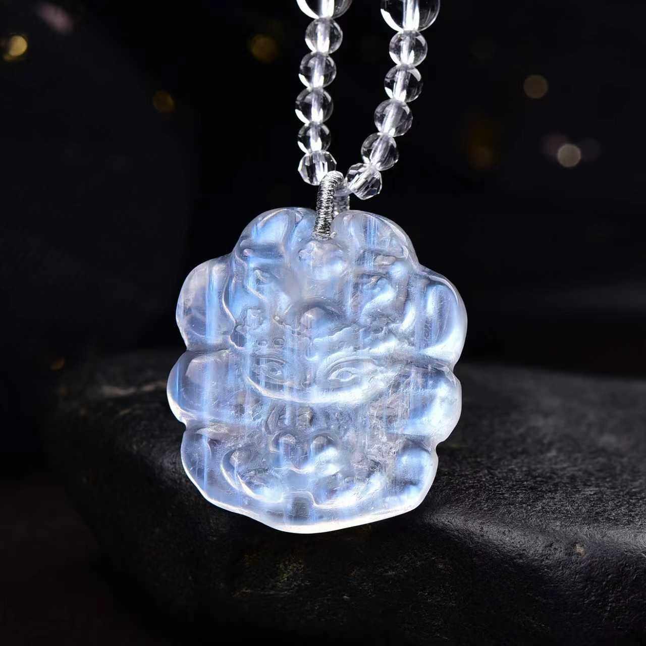 天然蓝月光石九尾狐小吊坠精致可爱月光石萌狐狸项链