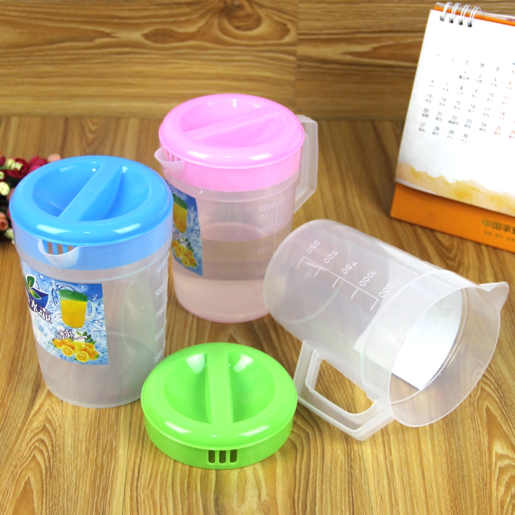 唯真特价批发水壶塑料带刻度