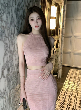 美女统治区性感S曲线大美人小巴针织两件套挂脖修身上衣包臀短裙