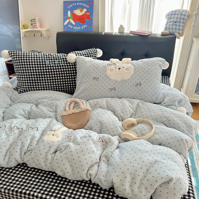 秋冬保暖牛奶绒毛球款四件套