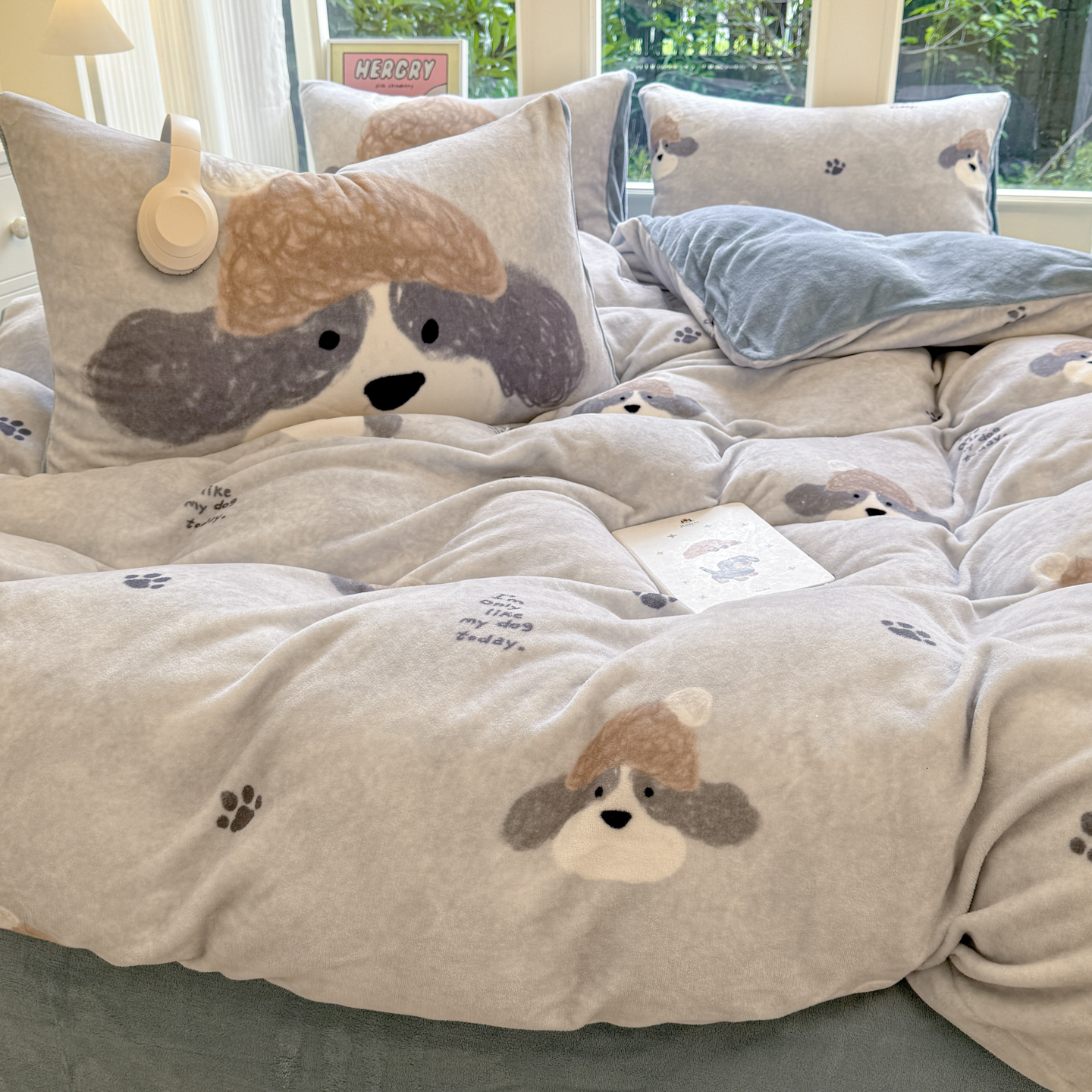 卡通狗牛奶绒四件套灰色耐脏珊瑚绒被套软糯学生三件套加绒床单