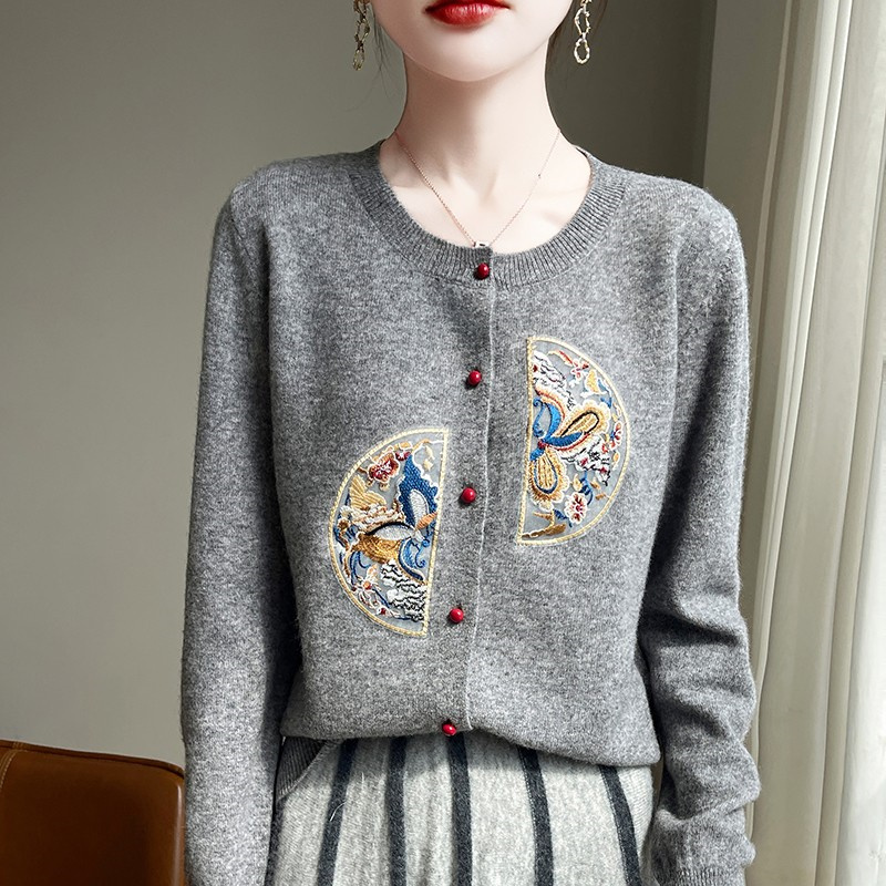 女新款欧洲站大朗独特小个子正品深秋毛衣大佬外套不起球初冬上衣