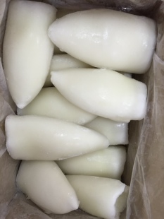 一箱带冰20斤净重17斤左右 墨鱼筒 豆捞专用墨鱼滑 目鱼筒