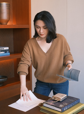 LORRAINES25冬新款 优雅永恒-经典100精纺山羊绒V领长袖针织毛衣