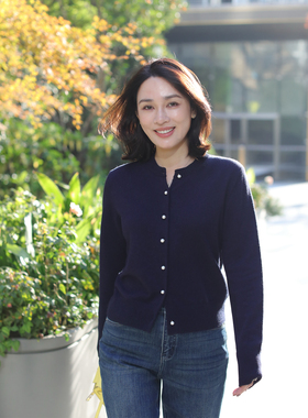 LORRAINES25冬新款 墨本剧院-真丝羊绒混纺珍珠纽扣圆领针织开衫