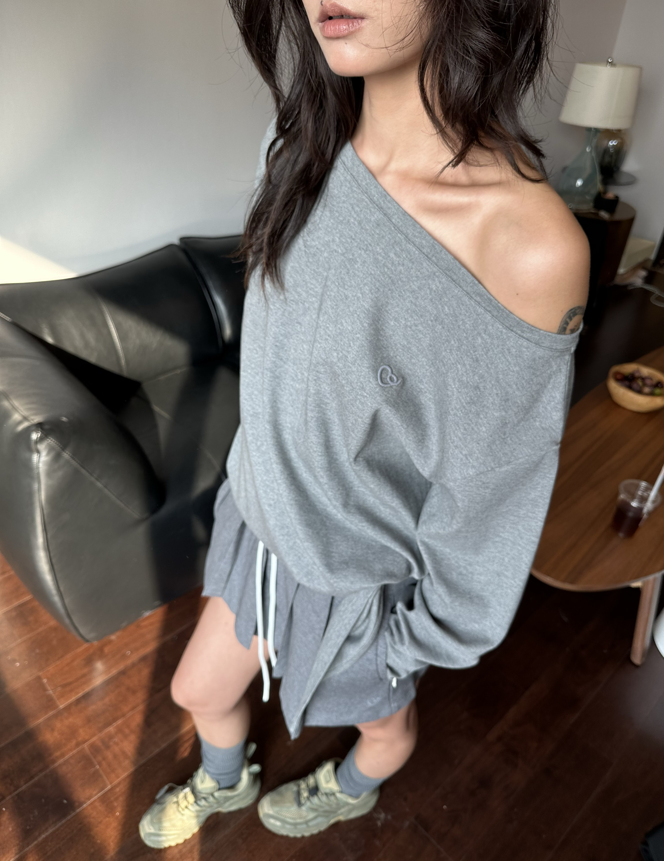 WEEEECHAN｜次日早晨  打结造型一字领宽松长袖T恤