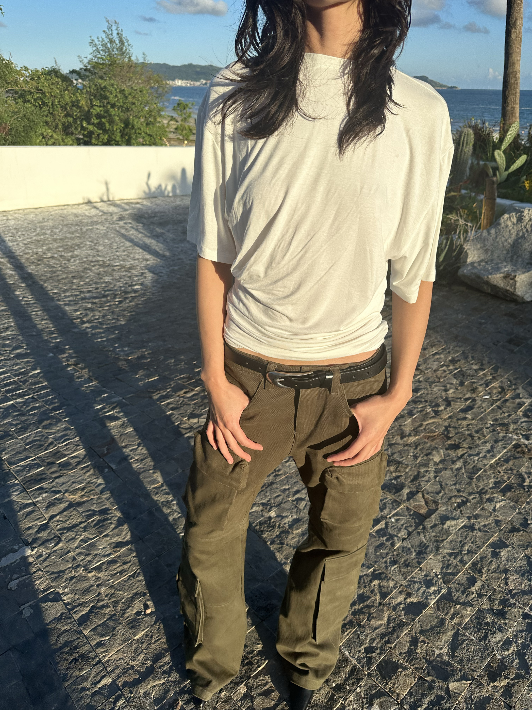 WEEEECHAN｜次日早晨｜不对称抽褶收腰圆领短袖T恤