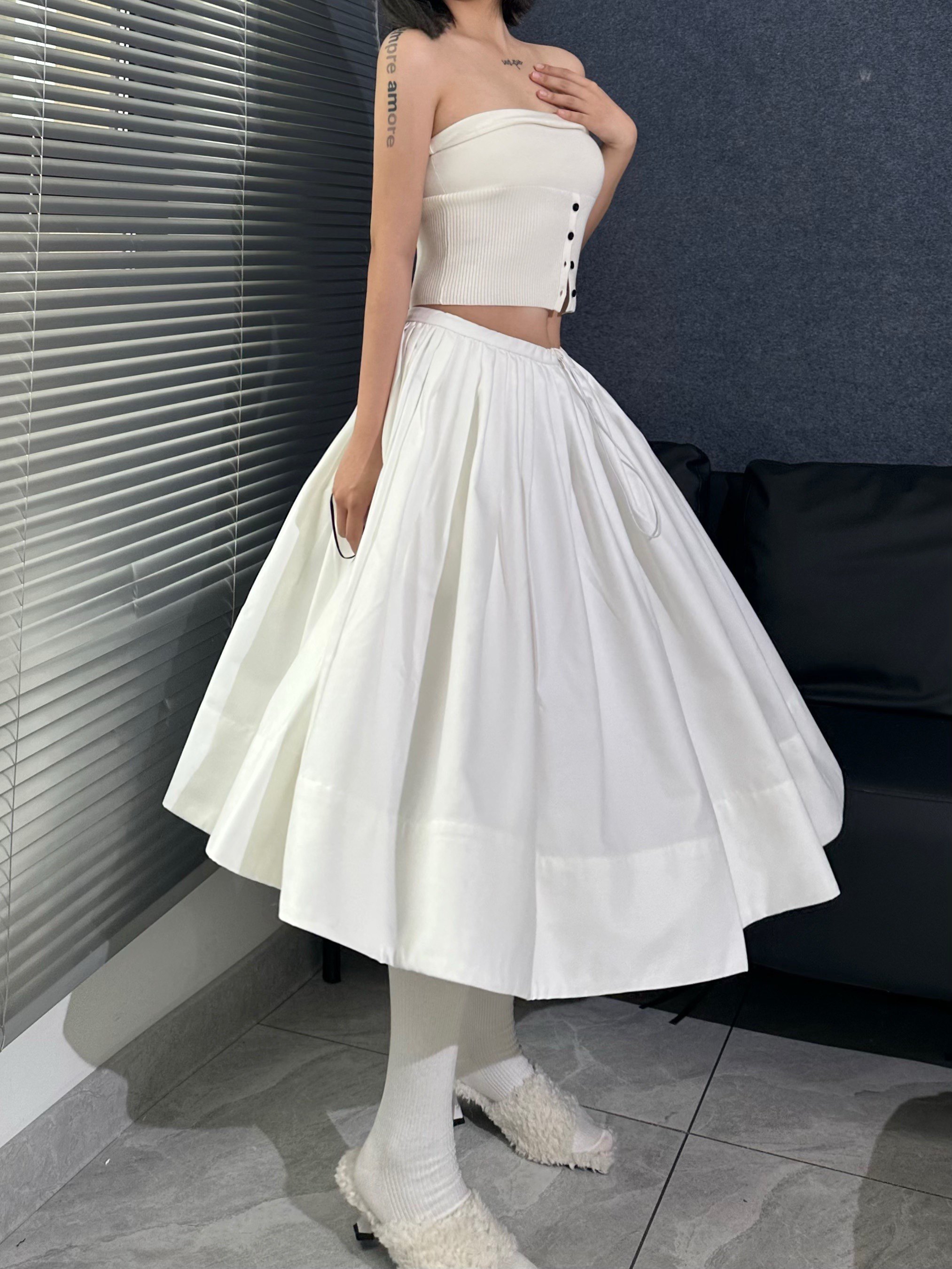 次日早晨 rarely 不正可退!运动感低腰碎褶伞裙