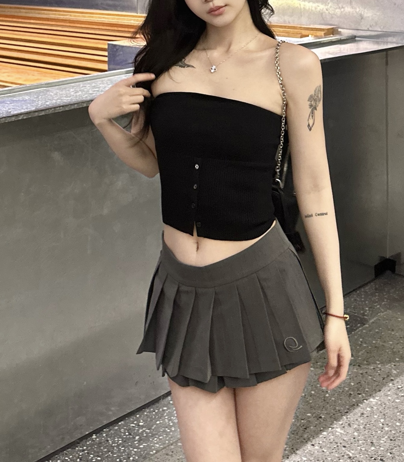 半开襟纯羊毛针织抹胸