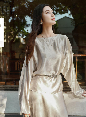 菲妮迪时尚套装2026春新款香槟色缎面亮色气质优雅收腰两件套女装