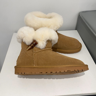真皮羊毛雪地靴女冬季保暖抗寒东北网红加厚绒牛角扣皮毛一体短靴