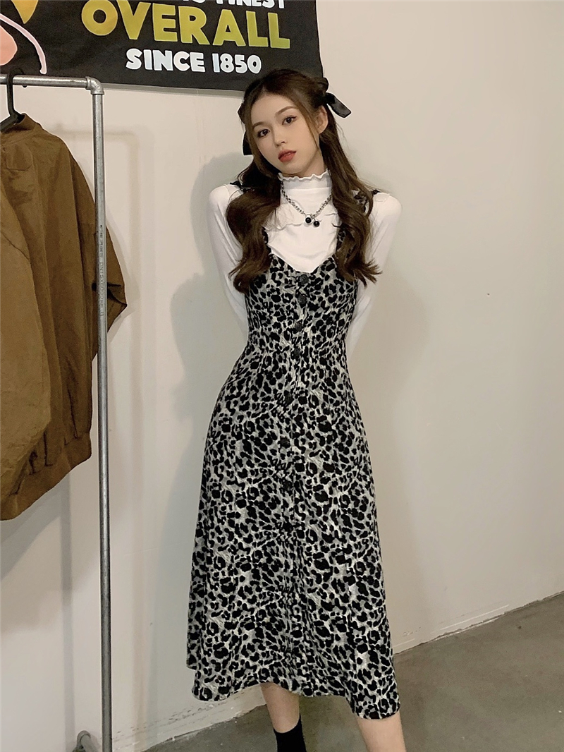 Real price autumn and winter high collar fungus edge long sleeve bottoming shirt T-shirt + thin with leopard print suspender skirt