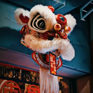 新年装饰春节醒狮挂饰店铺氛围布置狮子头道具室外场景装扮狮头