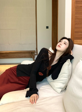 木子李的李设计感抽褶V领修身针织上衣丝绒包臀半身裙鱼尾长裙冬