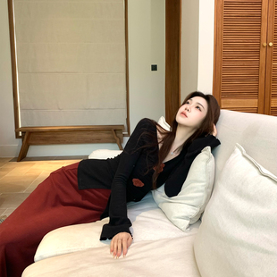 木子李 针织上衣丝绒包臀半身裙鱼尾长裙冬 李设计感抽褶V领修身