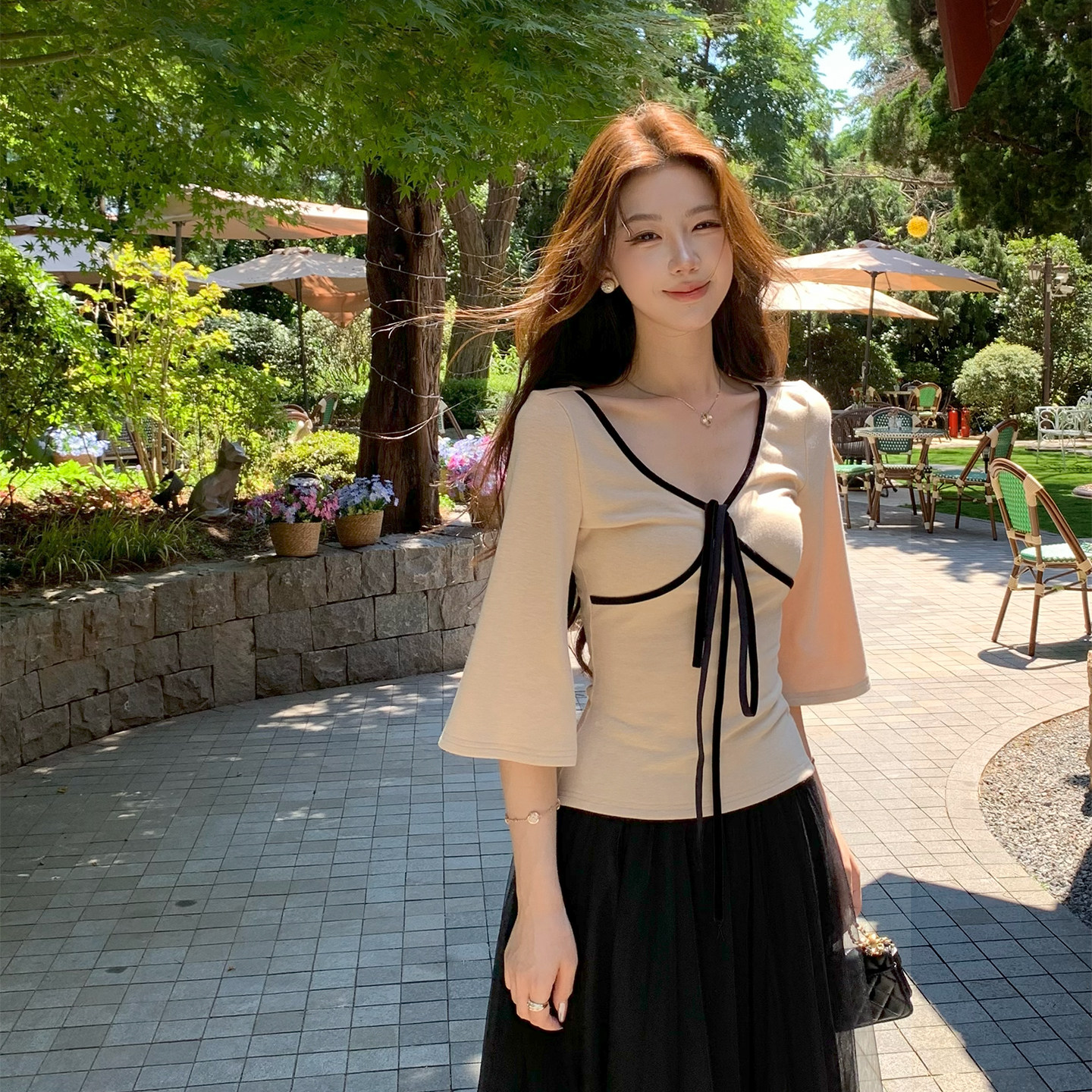 木子李的李 温婉新中式系带V领喇叭袖收腰针织上衣网纱半身裙套装