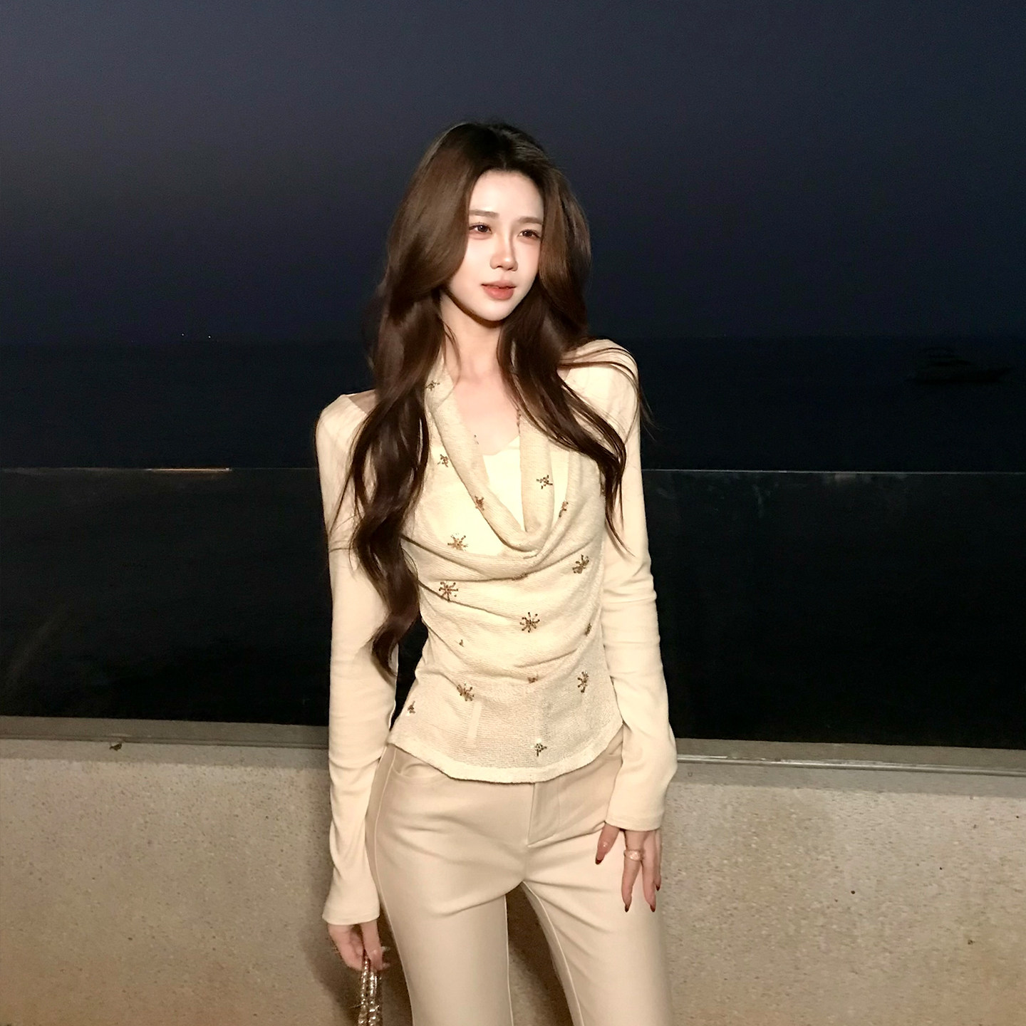 木子李的李温柔纯欲风挂脖露肩收腰长袖针织衫垂感微喇长裤套装春