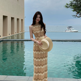 木子李的李慵懒风条纹无袖镂空透气针织背心上衣高腰半身裙套装女