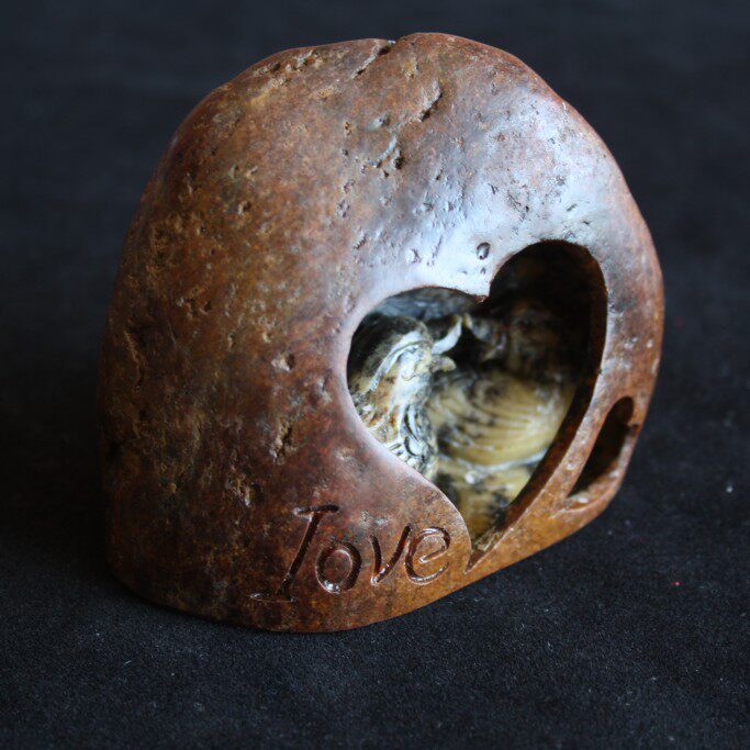 天然正品证书籽料河磨玉岫岩玉和田玉全壳鸳鸯手把件摆件原石包邮