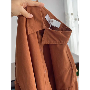 设计感翻领多巴胺甜美棕色纯棉遮肉外穿上衣小众宽松显瘦长袖衬衣