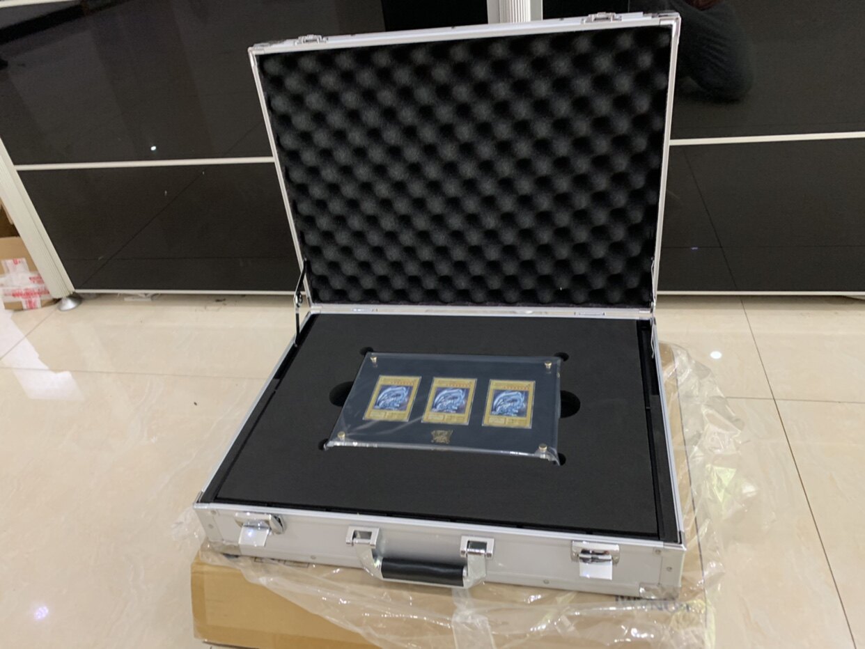 游戏王25周年 海马套装 手提箱 青眼白龙卡组卡牌卡片收纳箱收藏