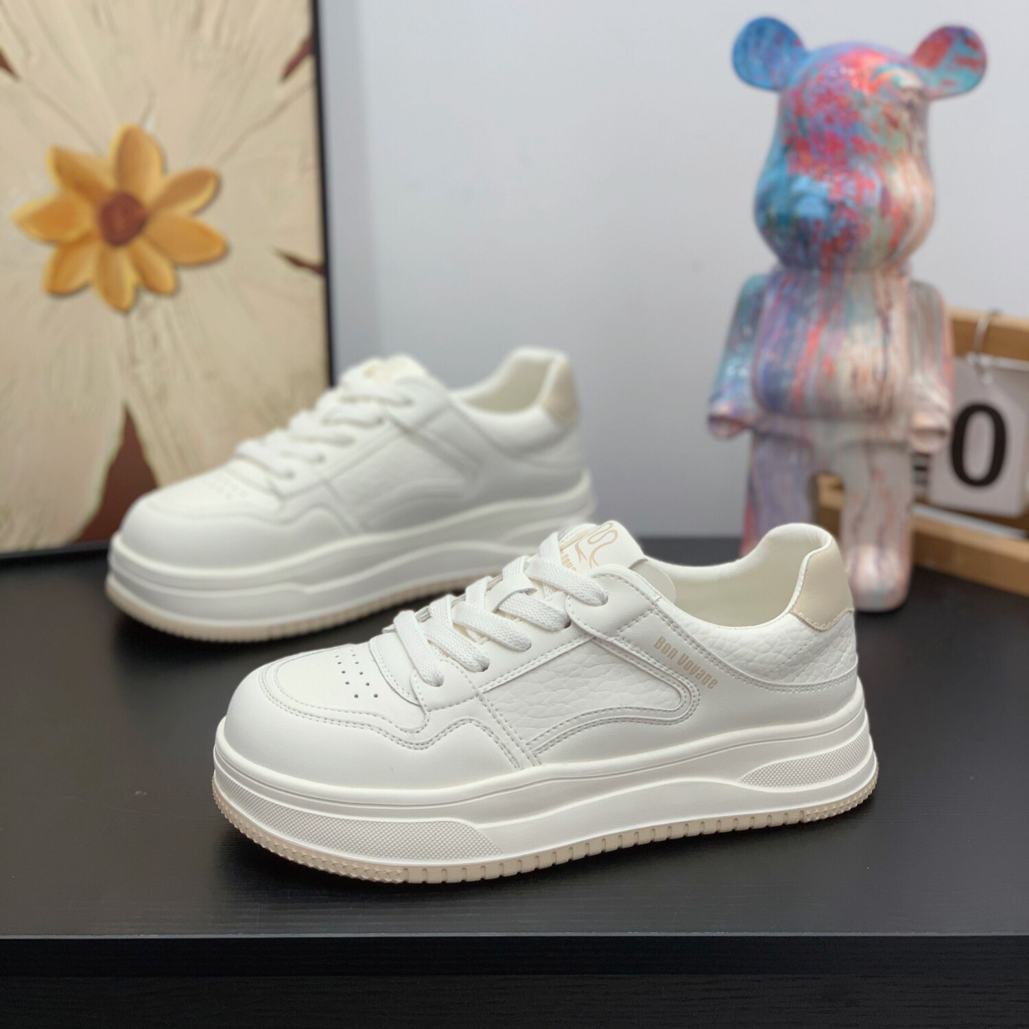 爆款真皮小白鞋女2026春季新款厚底轻便通勤百搭韩版休闲运动板鞋