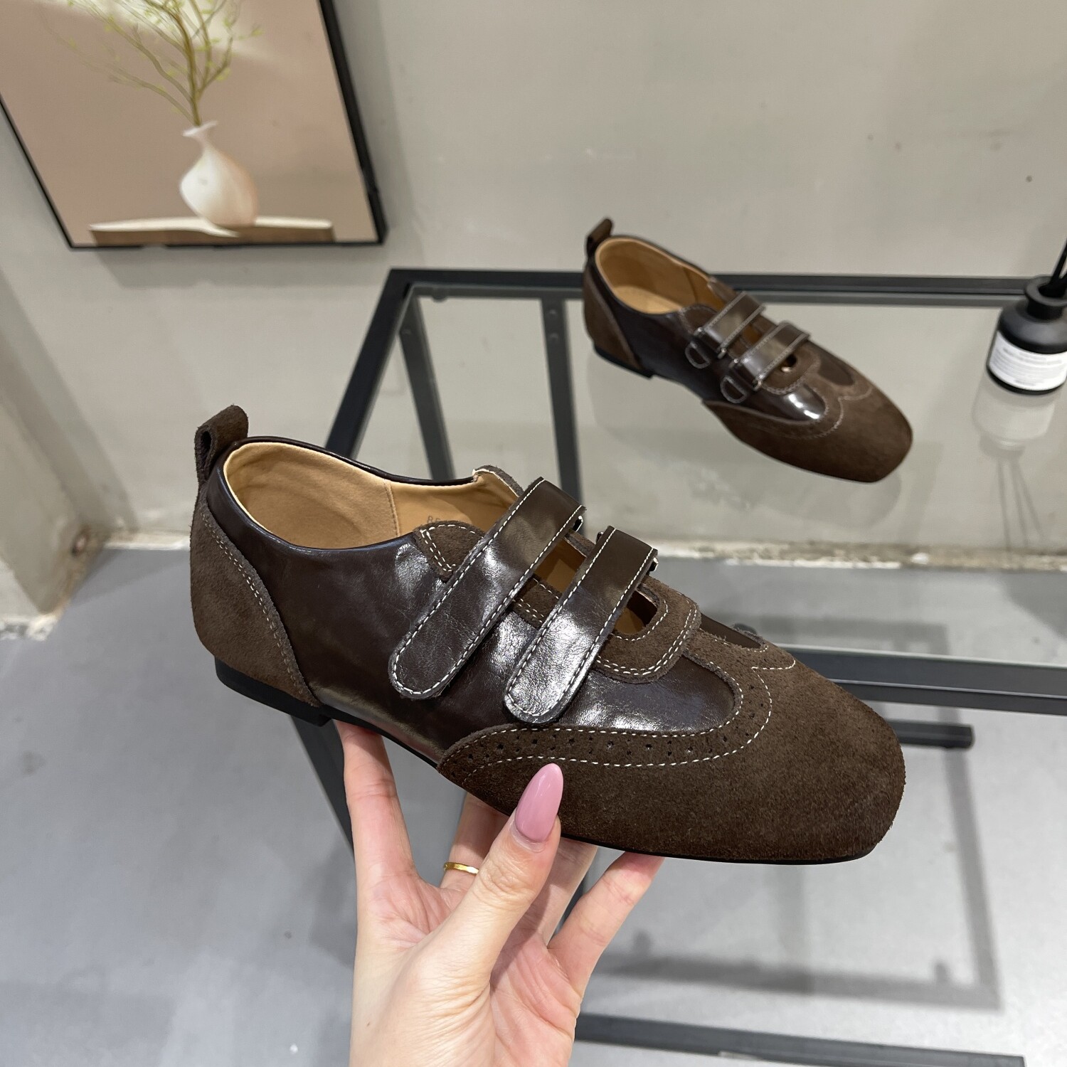 英伦风魔术贴布洛克鞋女2026春季新款复古德比鞋内增高显瘦德训鞋